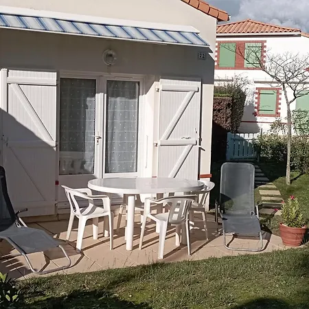 Maison La Tranche-sur-mer, 2 Pieces, 4 Personnes - Fr-1-22-360 *